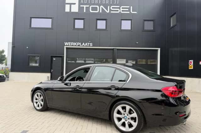 BMW 3-Serie (2017) thumbnail 3