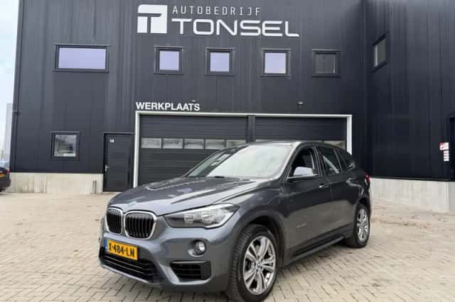 BMW X1 (2016) thumbnail 1