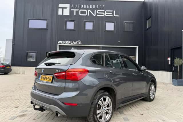 BMW X1 (2016) thumbnail 6