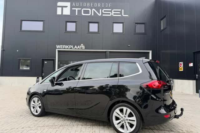 Opel Zafira (2017) thumbnail 3