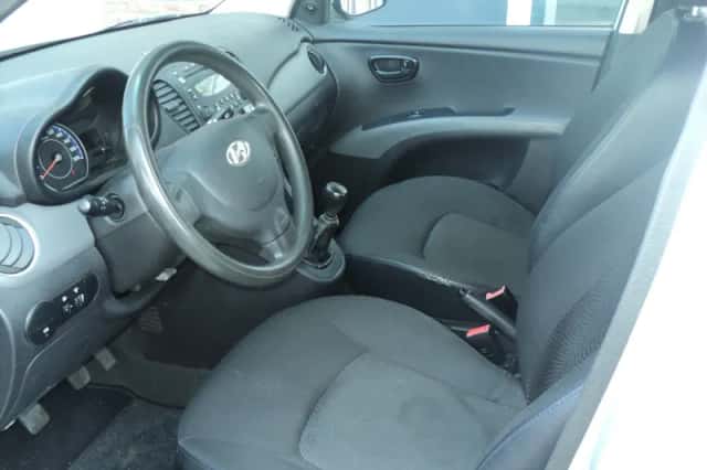 Hyundai i10 (2012) thumbnail 3