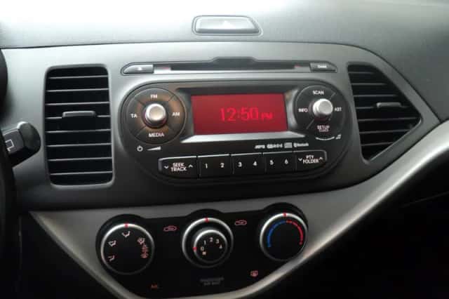 Kia Picanto (2014) thumbnail 2