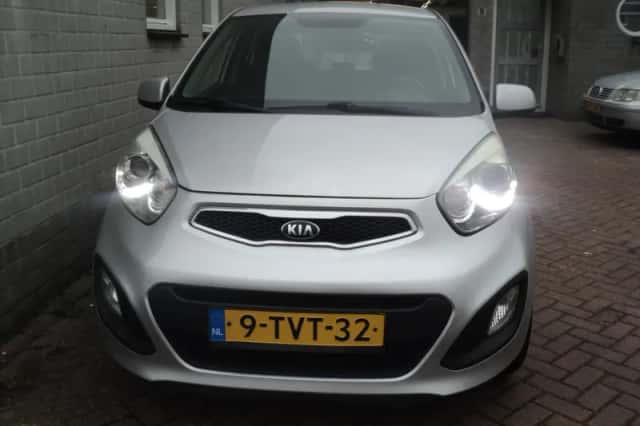 Kia Picanto (2014) thumbnail 3