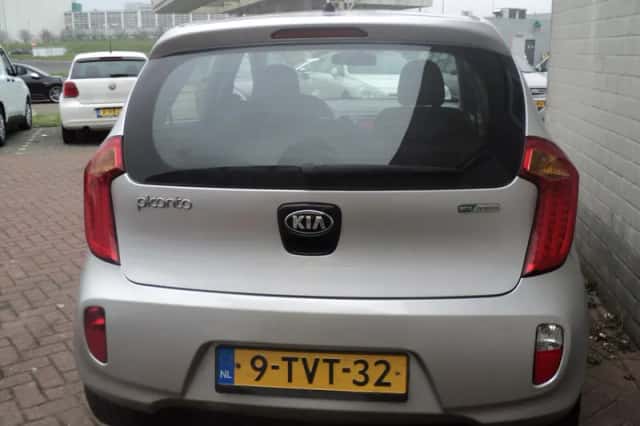 Kia Picanto (2014) thumbnail 5