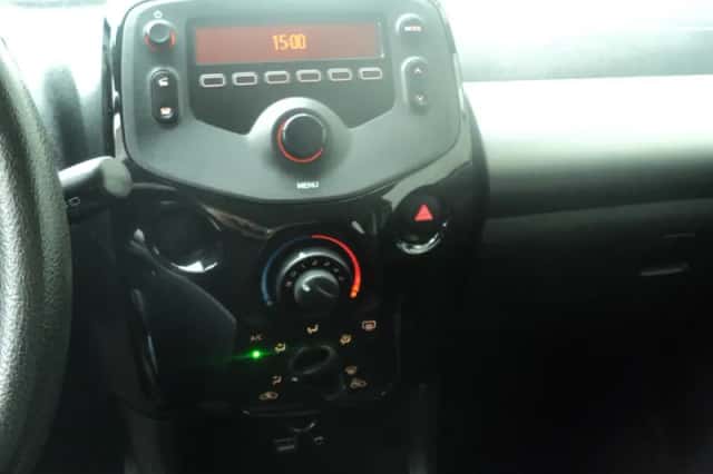 Peugeot 108 (2014) thumbnail 3
