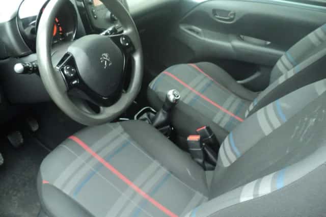 Peugeot 108 (2014) thumbnail 4