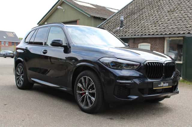 BMW X5 (2021) thumbnail 2