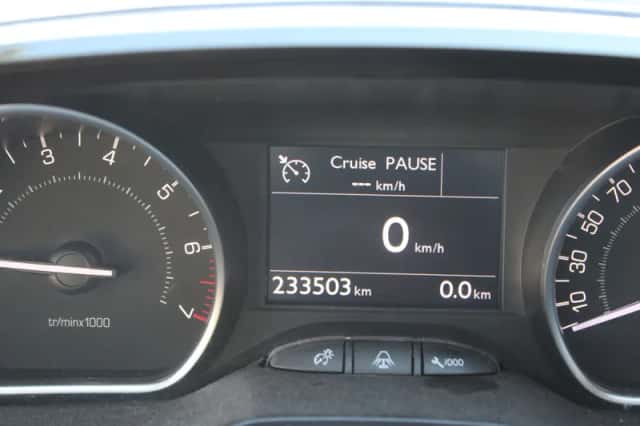 Peugeot 2008 (2013) thumbnail 6