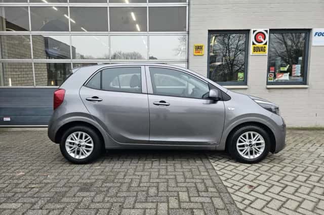 Kia Picanto (2023) thumbnail 3