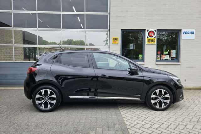 Renault Clio (2023) thumbnail 3