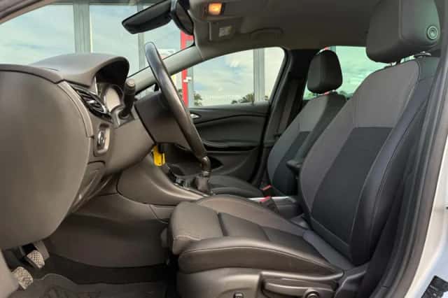 Opel Astra (2021) thumbnail 2