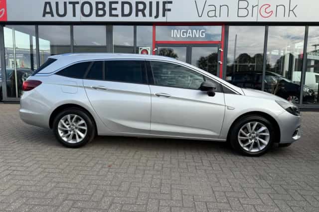 Opel Astra (2021) thumbnail 4