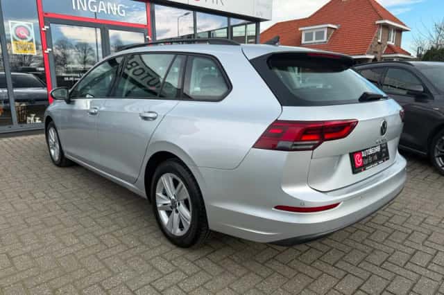 Volkswagen Golf (2022) thumbnail 5
