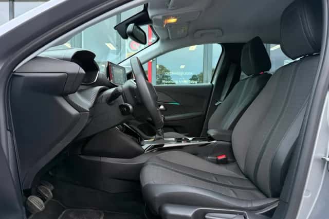 Peugeot 208 (2023) thumbnail 2