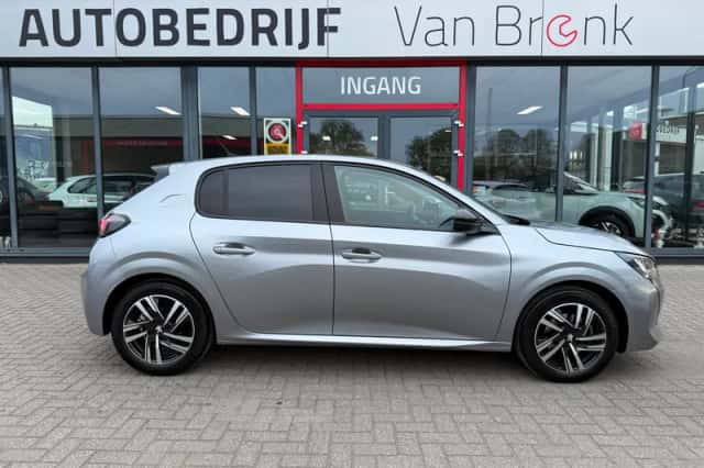 Peugeot 208 (2023) thumbnail 4