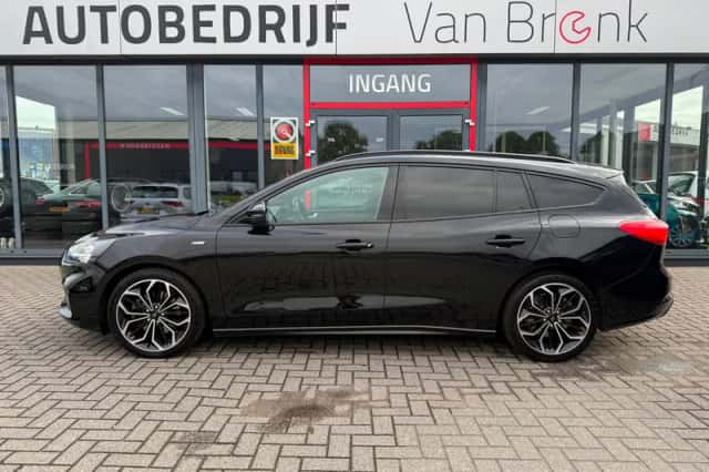 Ford Focus (2020) thumbnail 1