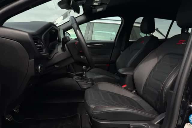 Ford Focus (2020) thumbnail 2