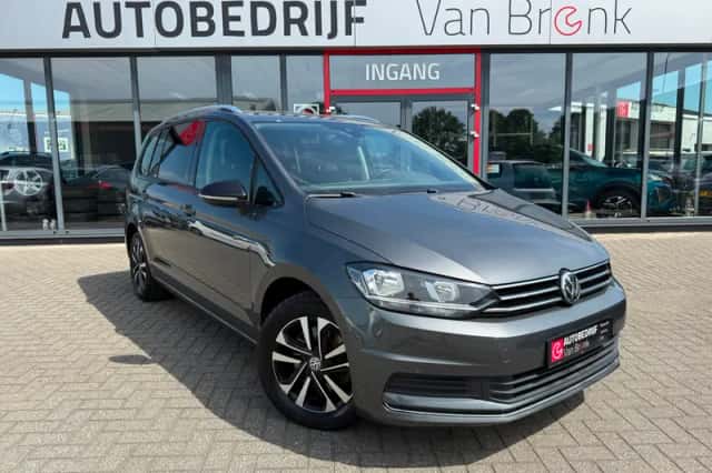 Volkswagen Touran (2019) thumbnail 5