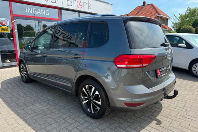 Volkswagen Touran (2019) thumbnail 6