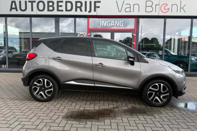 Renault Captur (2016) thumbnail 3