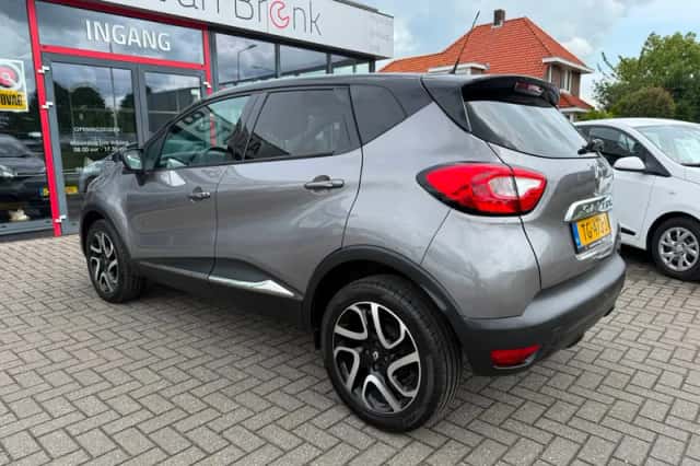 Renault Captur (2016) thumbnail 5