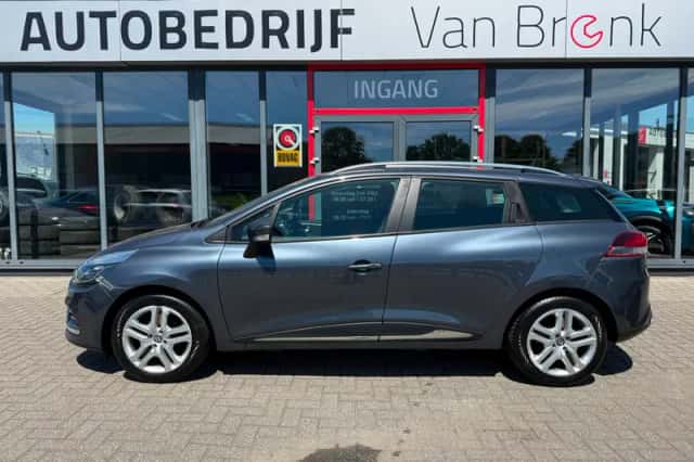 Renault Clio (2017) thumbnail 1