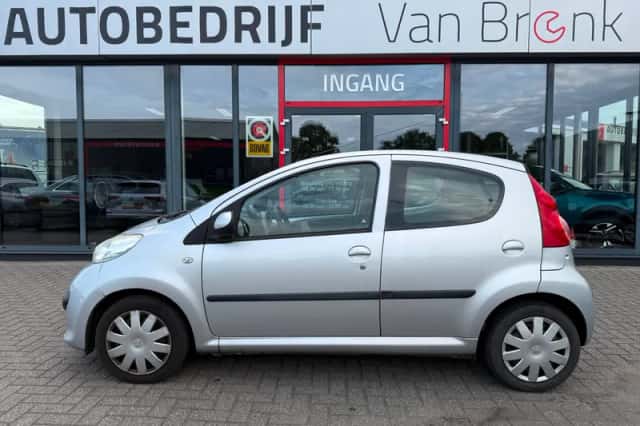 Peugeot 107 (2006) thumbnail 1