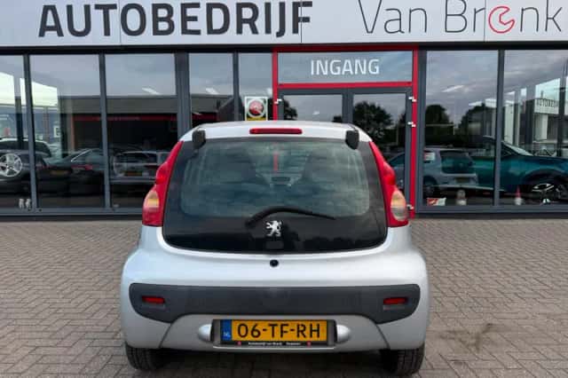 Peugeot 107 (2006) thumbnail 6