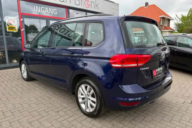 Volkswagen Touran (2019) thumbnail 5