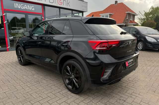 Volkswagen T-Roc (2023) thumbnail 5