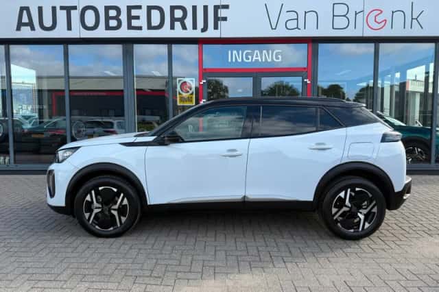 Peugeot 2008 (2024) thumbnail 1