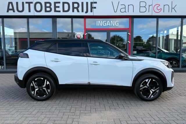 Peugeot 2008 (2024) thumbnail 3