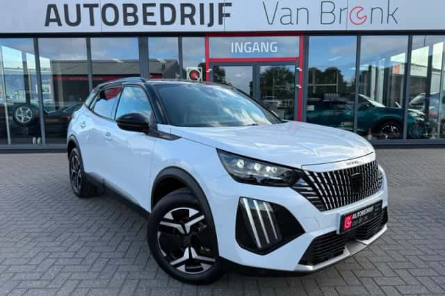 Peugeot 2008 (2024) thumbnail 4