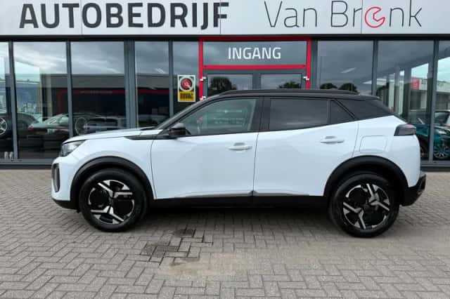Peugeot 2008 (2025) thumbnail 1