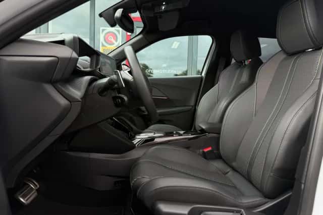 Peugeot 2008 (2025) thumbnail 2