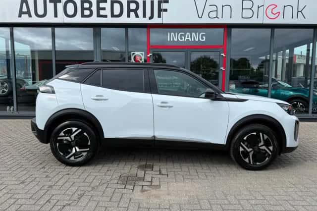 Peugeot 2008 (2025) thumbnail 3