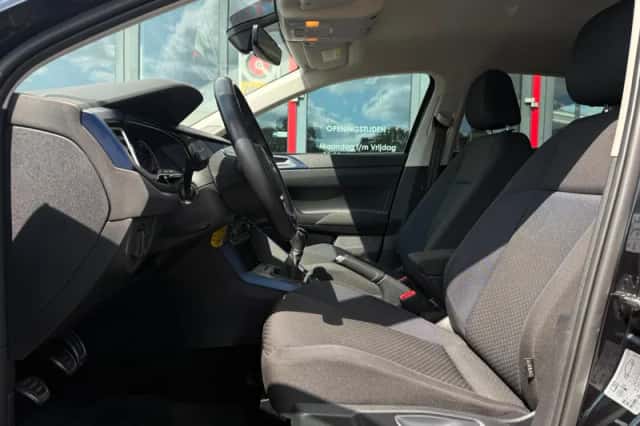 Volkswagen Polo (2021) thumbnail 2