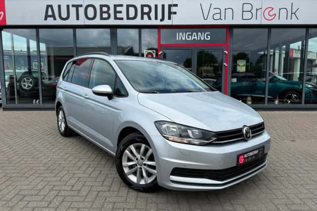 Volkswagen Touran (2018) thumbnail 3