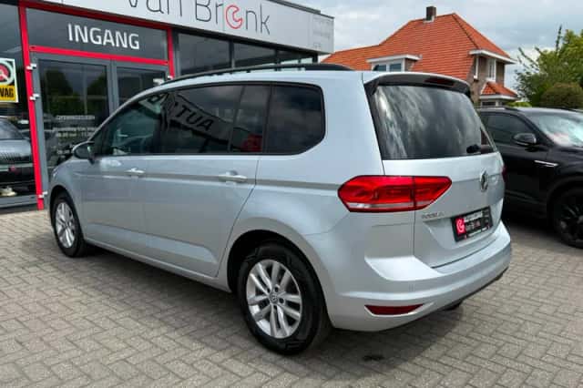 Volkswagen Touran (2018) thumbnail 6