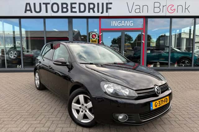 Volkswagen Golf (2012) thumbnail 4