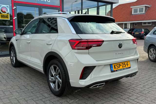 Volkswagen T-Roc (2024) thumbnail 6
