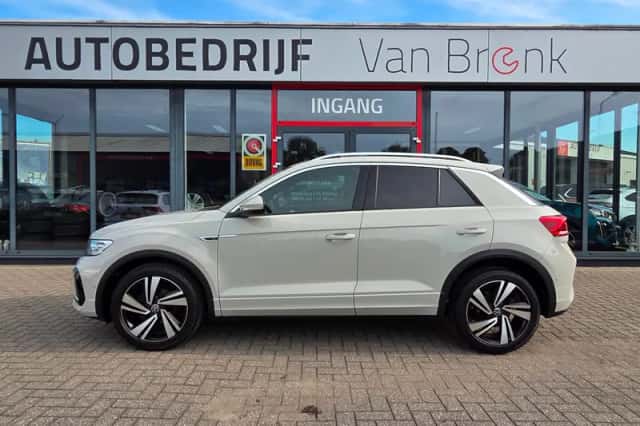 Volkswagen T-Roc (2022) thumbnail 1