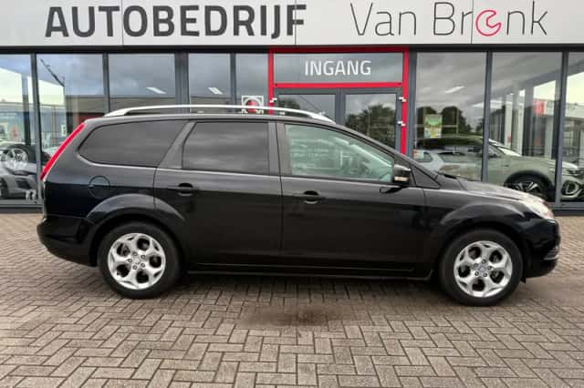 Ford Focus (2011) thumbnail 3