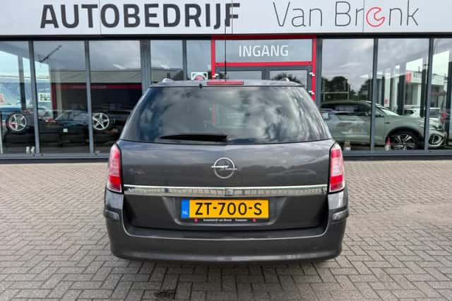 Opel Astra (2009) thumbnail 6