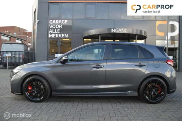 Hyundai i30 (2017) thumbnail 3