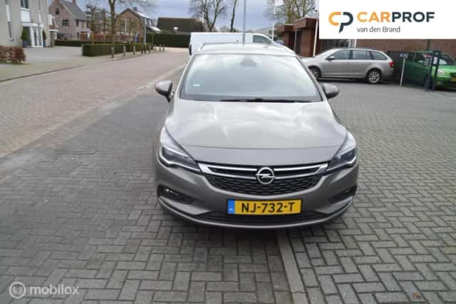 Opel Astra Sports Tourer (2017) thumbnail 2