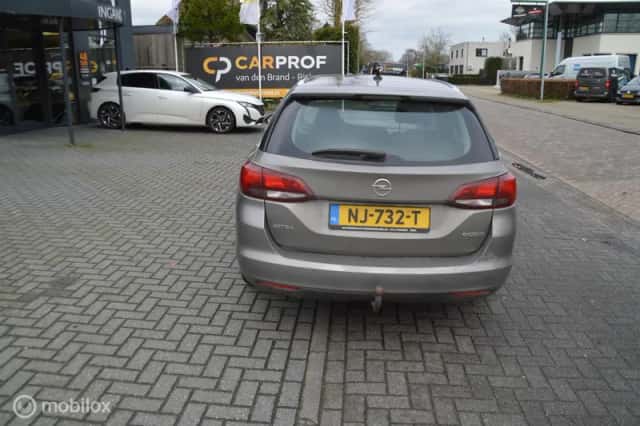 Opel Astra Sports Tourer (2017) thumbnail 4
