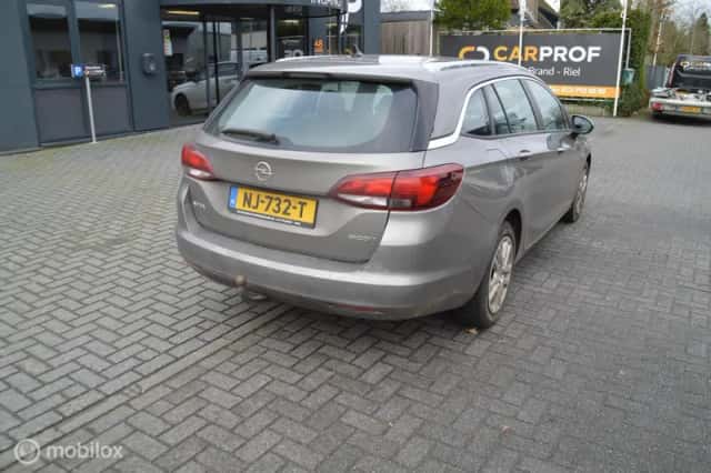 Opel Astra Sports Tourer (2017) thumbnail 5