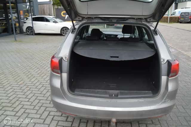 Opel Astra Sports Tourer (2017) thumbnail 6
