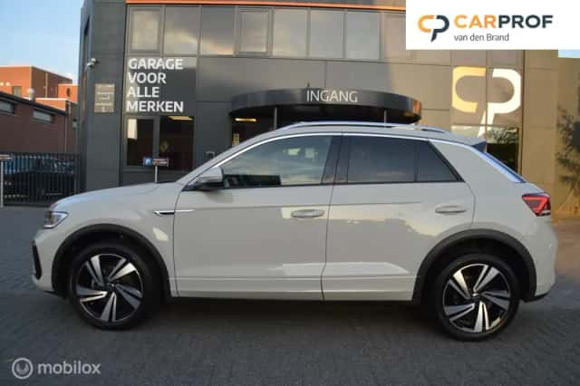 Volkswagen T-Roc (2022) thumbnail 2
